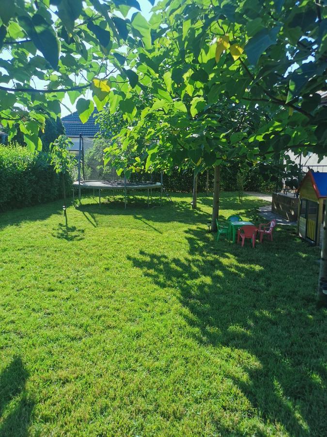 Zso-Ze Apartman Tiszafüred Exterior foto